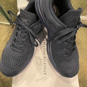 APL Womens Techloom Pro Navy sz 9